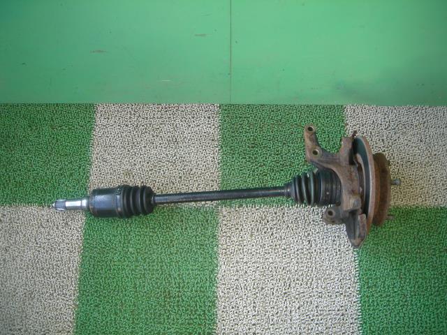 【中古】中古部品 エブリィ DF51V 右フロントナックルハブ 【3330440100-001206361944310】