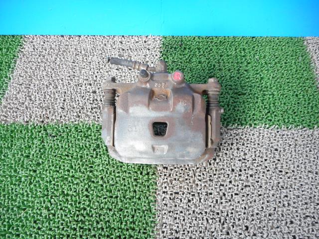 【中古】中古部品 サニー FNB15 右フロントキャリパー 【3330440100-001305400244330】