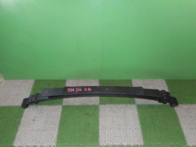 【中古】中古部品 キャラバン VRMGE24 リアスプリングセット 【3330440100-001217139851400】
