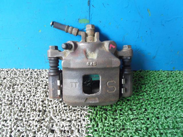 【中古】中古部品 エブリィ DA64V 左フロントキャリパー 【3330440100-001677102744360】
