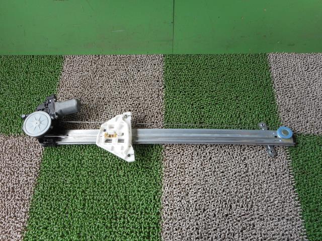 【中古】中古部品 パレット MK21S 左フロントドアレギュレータ・モーター 【3330440100-001634997113220】