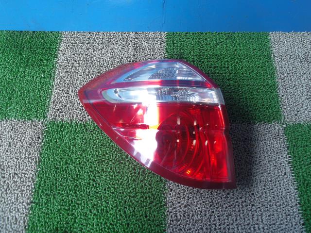 【中古】中古部品 レガシィ BPE 左テールランプ 【3330440100-001388978315600】