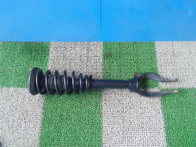 【中古】中古部品 レグナム EC5W 左フロントストラット 【3330440100-001385788350210】