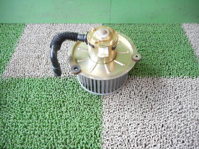 【中古】中古部品 カペラカーゴ GVFV ヒーターブロアモーター 【3330440100-001323606067900】