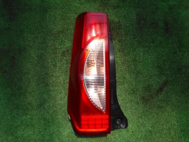 【中古】中古部品 キャロル HB24S 左テールランプ 【3330450100-001709921115600】