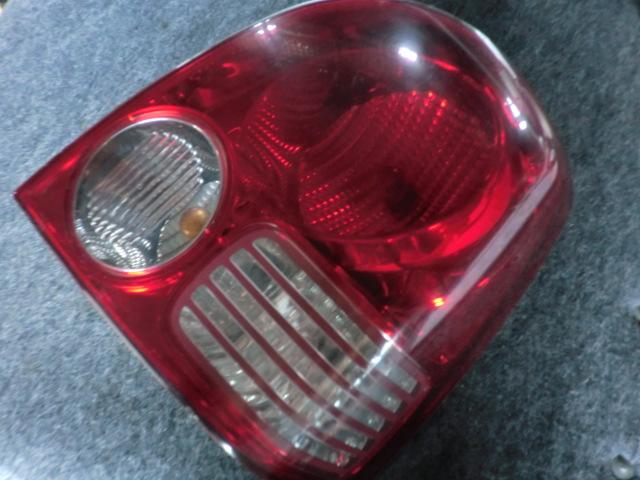【中古】中古部品 ディオン CR6W 右テールランプ 【3330450100-000943436215500】