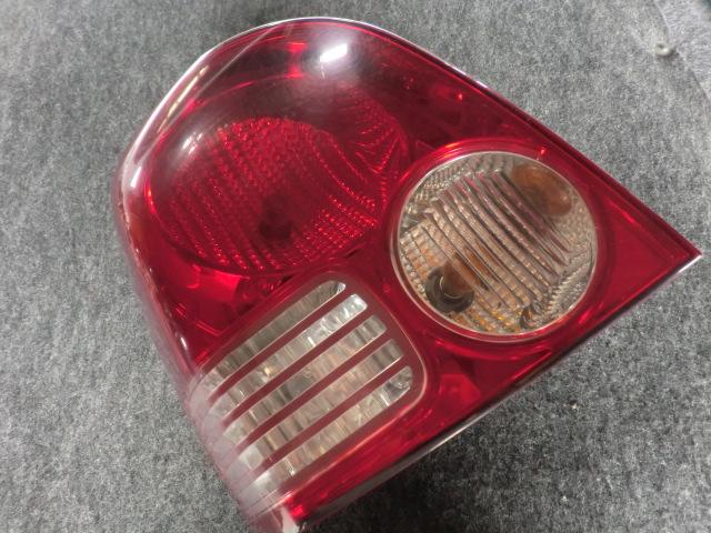 【中古】中古部品 ディオン CR6W 左テールランプ 【3330450100-000943436315600】