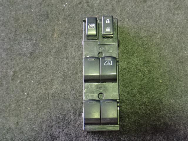 【中古】中古部品 マーチ NK13 パワーウインドウスイッチ 【3330450100-001317481361900】