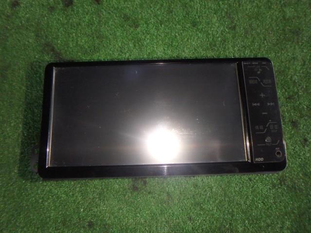 【中古】中古部品 ノア ZRR75G カーナビゲーション 【3330450100-211214000261310】