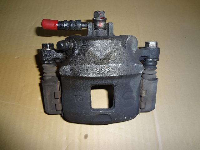 【中古】中古部品 エブリィ DA64V 左フロントキャリパー 【3330460100-001366087244360】