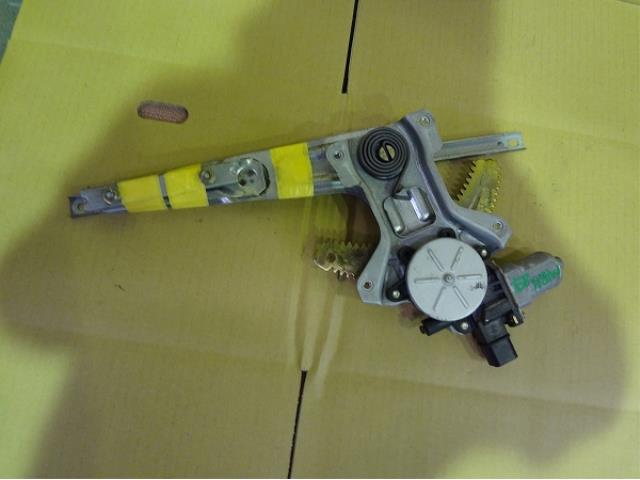 【中古】中古部品 eKワゴン H81W 右リアドアレギュレータ・モーター 【3330460100-001468419113320】