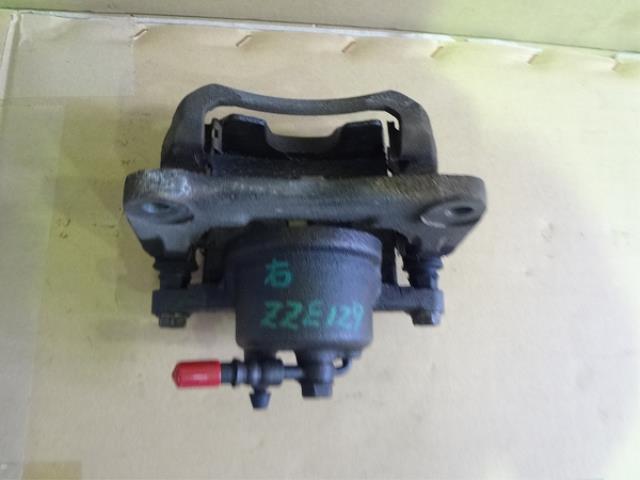 【中古】中古部品 WiLL VS ZZE129 右フロントキャリパー 【3330460100-001558304344330】