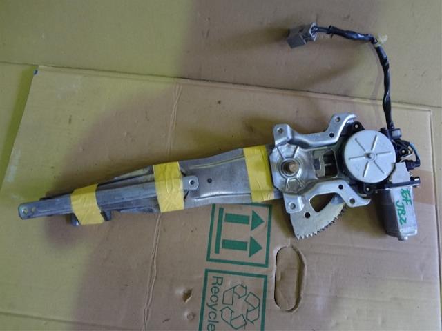 【中古】中古部品 ライフ JB2 右フロントドアレギュレータ・モーター 【3330460100-001545146813120】