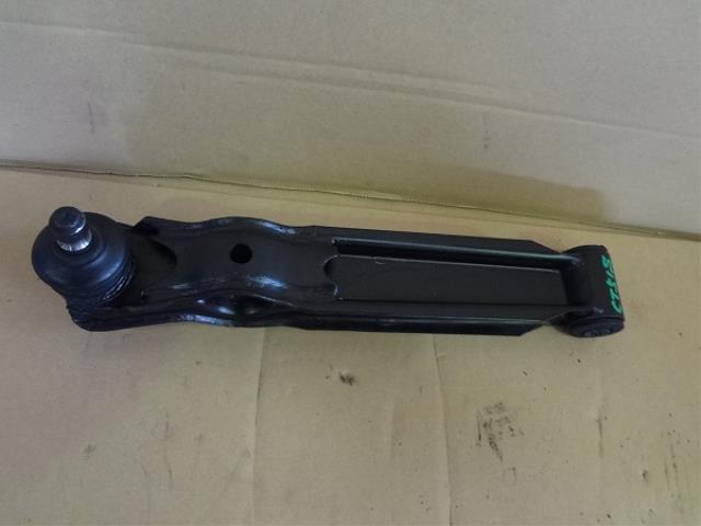 【中古】中古部品 ワゴンR CT51S 右フロントロアアーム 【3330460100-001664633451720】