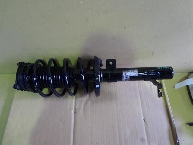 【中古】中古部品 デミオ DY3W 右フロントストラット 【3330460100-001545110250110】