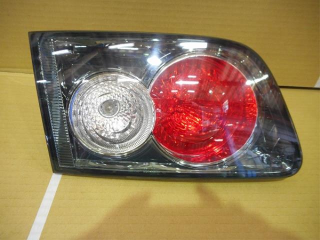 【中古】中古部品 アテンザ GY3W リアフィニッシャーパネル 【3330460100-001390734015200】
