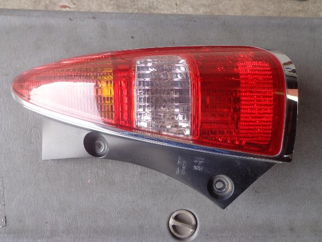 【中古】中古部品 ミラジーノ L650S 右テールランプ 【3340080100-001240384315500】