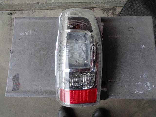 Rakuten - 【中古】中古部品 タントエグゼ L455S 左テールランプ 【3340080100-001550003415600】