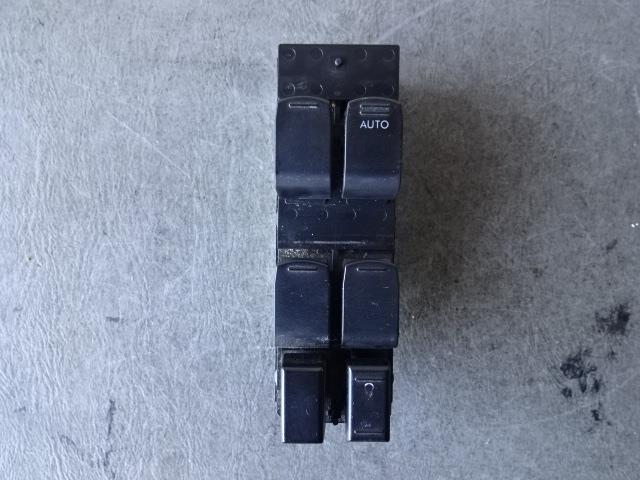 【中古】中古部品 ステラ RN1 パワーウインドウスイッチ 【3340080100-001321932361900】