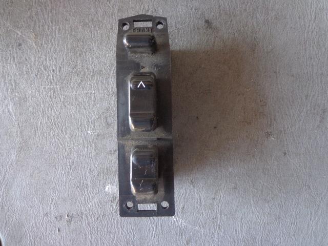 【中古】中古部品 フェアレディZ GZ32 パワーウインドウスイッチ 【3340080100-001133164861900】