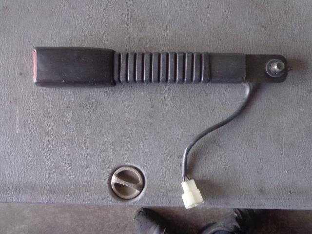 【中古】中古部品 エブリィ DE51V シートベルト 【3340080100-001158066777150】