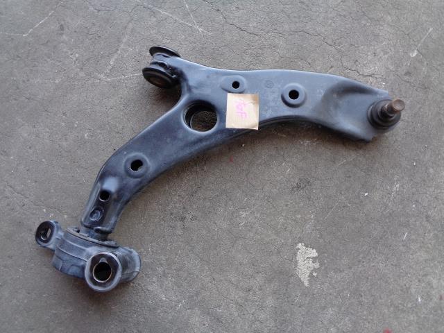 【中古】中古部品 アクセラ BM5FS 右フロントロアアーム 【3340080100-001583242351720】