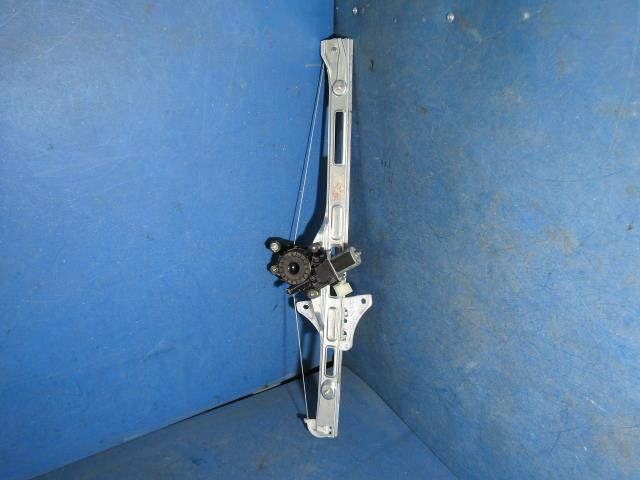 【中古】中古部品 タンク M910A 右フロントドアレギュレータ・モーター 【3330900100-001644790913120】