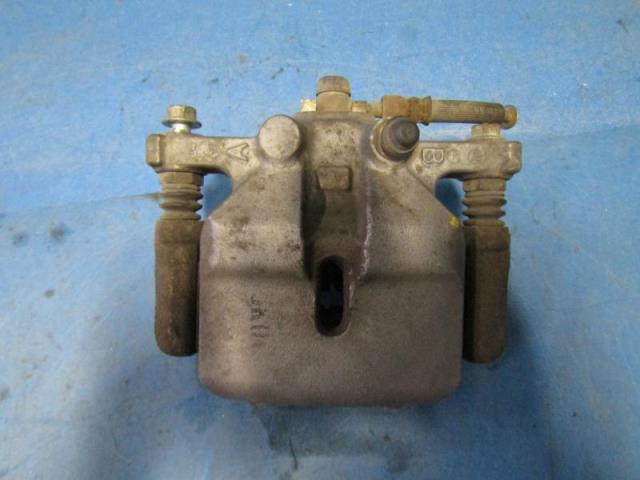 【中古】中古部品 エリシオン RR2 右リアキャリパー 【3330900100-001582521044430】