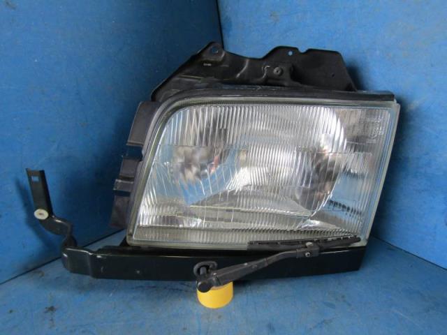 【中古】中古部品 ビッグホーン(イスズ) UBS73GW 左ヘッドランプ 【3330900100-001683647910900】