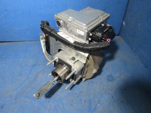 メーカー 日産 車名 リーフ 型式類別 16718-0001 グレード 80.0 上級 認定型式 ZAA-ZE0 車両タイプ 5ドアハッチバック 年式 H23/2 シフト 駆動 通称型式 エンジン型式 EM61 ミッション型式 アクスル型式 GP79 車体色 ブリリアントシルバーメタリック 車体色No K23 トリム色No K 走行距離(Km) 61,000 メーカー純正品番 46007-3NB0A 部品メーカー品番 3NB0A 保証 1ヶ月/1000km 付加情報 3NB0A/不良コード無し/テストOK 商品情報 ※純正番号およびモデル番号は参考としてください。※リビルト部品を購入される際のお願い【再生部品】と表示されているものをリビルト部品と呼んでいます。リビルト部品の場合には、交換時に取り外した部品をご返却していただく場合があります。詳しくはこちら※大物商品(ドア・ボンネット・バンパー等)は個人宅への配送ができない場合がございます。その場合、最寄りの配送業者支店止め等の対応となりますので、あらかじめご了承ください。 ページ上部へ【中古】中古部品 リーフ ZE0 ブレーキマスター 【3330900100-001675642847160】
