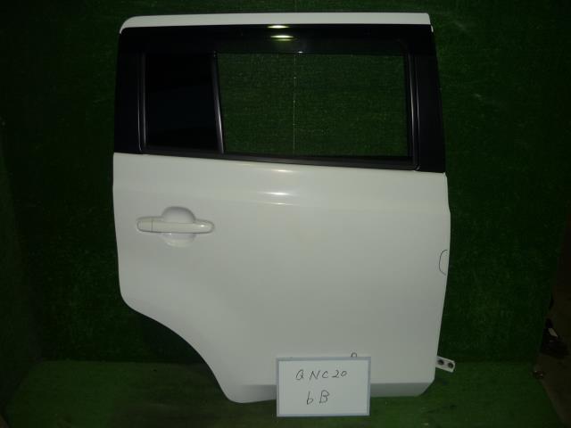 【中古】中古部品 bB QNC20 右リアドア 【3330370100-001495342013300】