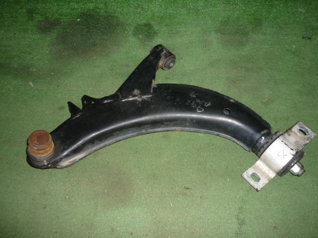 【中古】中古部品 インプレッサ GG2 左フロントロアアーム 【3330370100-001559914751740】