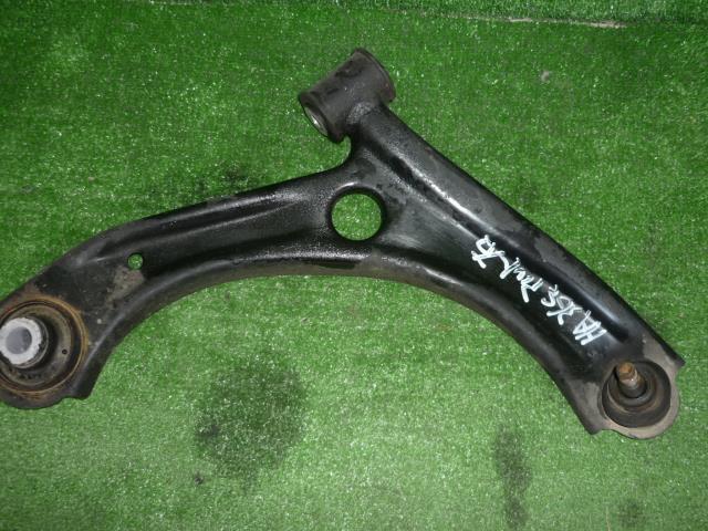 【中古】中古部品 アルト HA36S 右フロントロアアーム 【3330370100-001522372451720】
