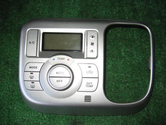 【中古】中古部品 モコ MG22S A/Cスイッチパネル 【3340240100-001230903260900】