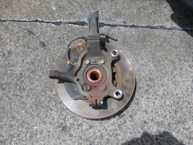 【中古】中古部品 セレナ C25 左フロントナックルハブ 【3340240100-001280707744340】