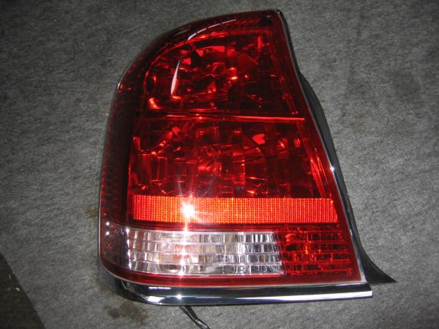 【中古】中古部品 クラウンマジェスタ JZS177 左テールランプ 【3340240100-001181669015600】
