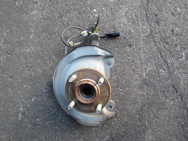 【中古】中古部品 eKワゴン B11W 右フロントナックルハブ 【3340240100-001574425744310】