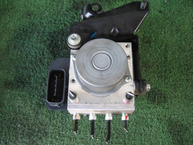 【中古】中古部品 eKワゴン B11W ABSアクチュエーター 【3340240100-001524139742500】