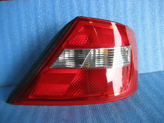 【中古】中古部品 セドリック HY34 右テールランプ 【3340240100-000870616015500】