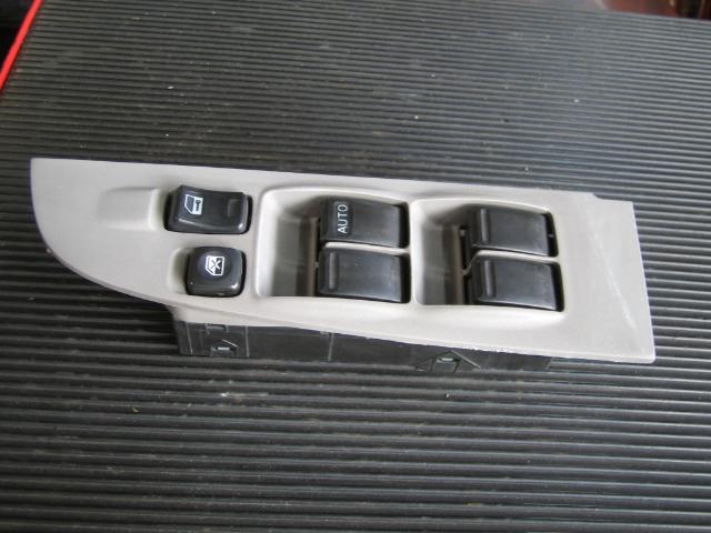 【中古】中古部品 サニー FB15 パワーウインドウスイッチ 【3340240100-000951713161900】