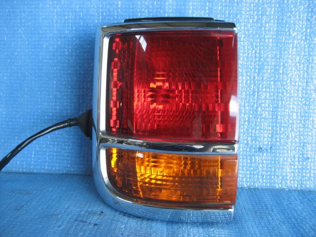 【中古】中古部品 エルグランド AVE50 左テールランプ 【3340240100-000859317515600】