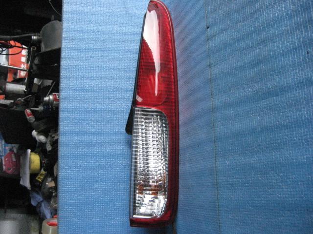 【中古】中古部品 ムーヴ L900S 右テールランプ 【3340240100-000797852315500】