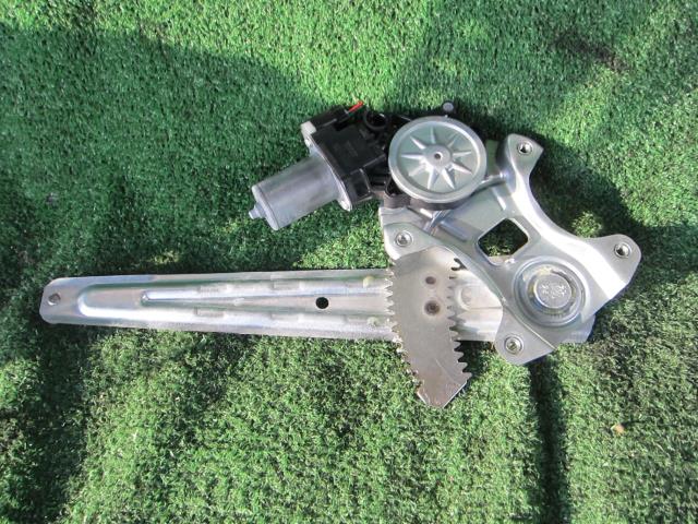 【中古】中古部品 ハスラー MR41S 右リアドアレギュレータ・モーター 【3340240100-001678163313320】