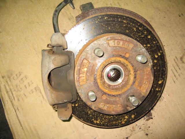 【中古】中古部品 スピアーノ HF21S 左フロントナックルハブ 【3340240100-001043576444340】