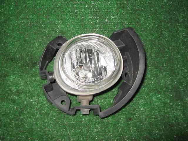 【中古】中古部品 ベリーサ DC5W 右フォグランプ 【3340240100-001312282110850】