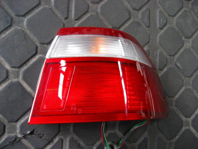 【中古】中古部品 カペラ GF8P 右テールランプ 【3340240100-000562620515500】