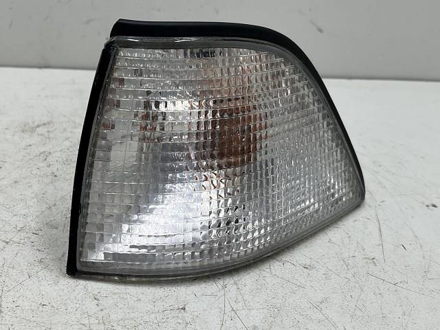 【中古】中古部品 BMW 3シリーズ CD28 左クリアランスランプ 【3310070100-000635566711100】