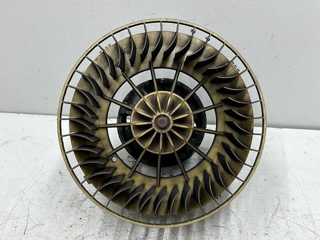 【中古】中古部品 BMW 3シリーズ CG18 ヒーターブロアモーター 【3310070100-00060...