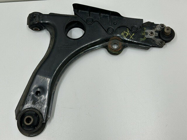 【中古】中古部品 VW パサート 319A 右フロントロアアーム 【3310070100-000571934151720】