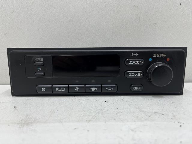 【中古】中古部品 セドリック Y32 A/Cスイッチパネル 【3310070100-000267712160900】